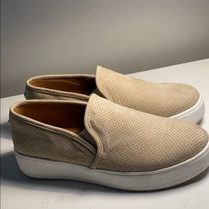 steve madden platform sneaker in tan